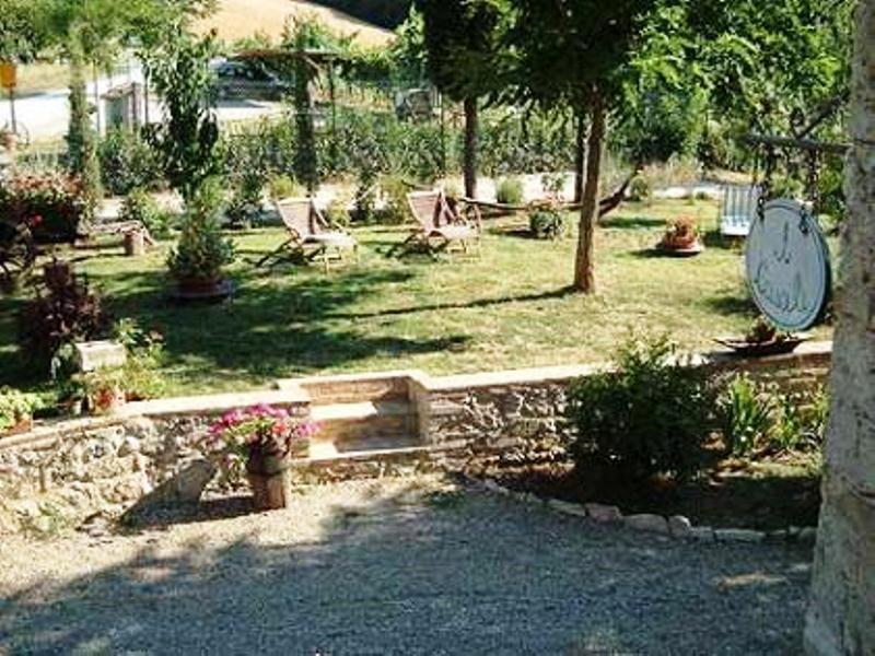 Il Casale Bed & Breakfast Поджибонси Екстериор снимка