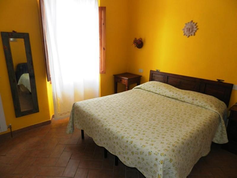 Il Casale Bed & Breakfast Поджибонси Стая снимка