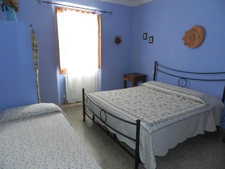 Il Casale Bed & Breakfast Поджибонси Стая снимка