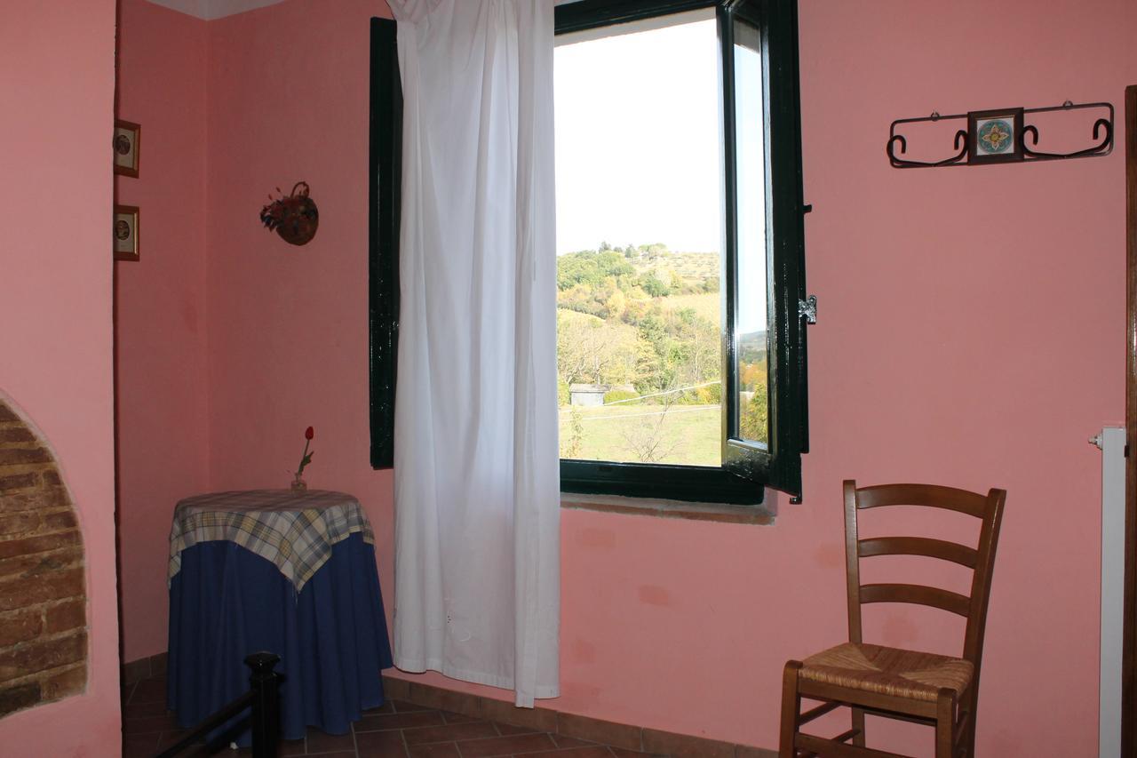 Il Casale Bed & Breakfast Поджибонси Екстериор снимка