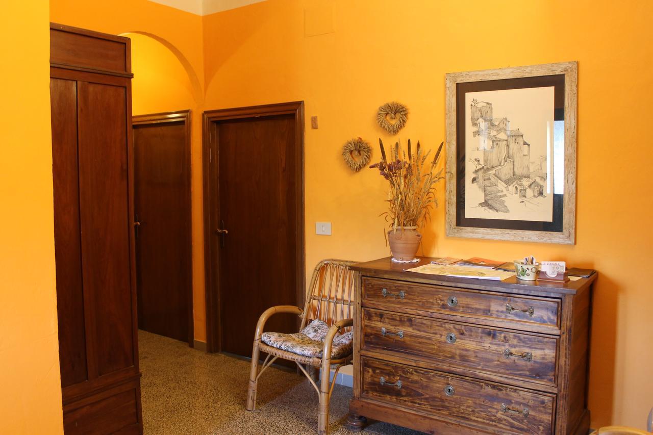 Il Casale Bed & Breakfast Поджибонси Екстериор снимка
