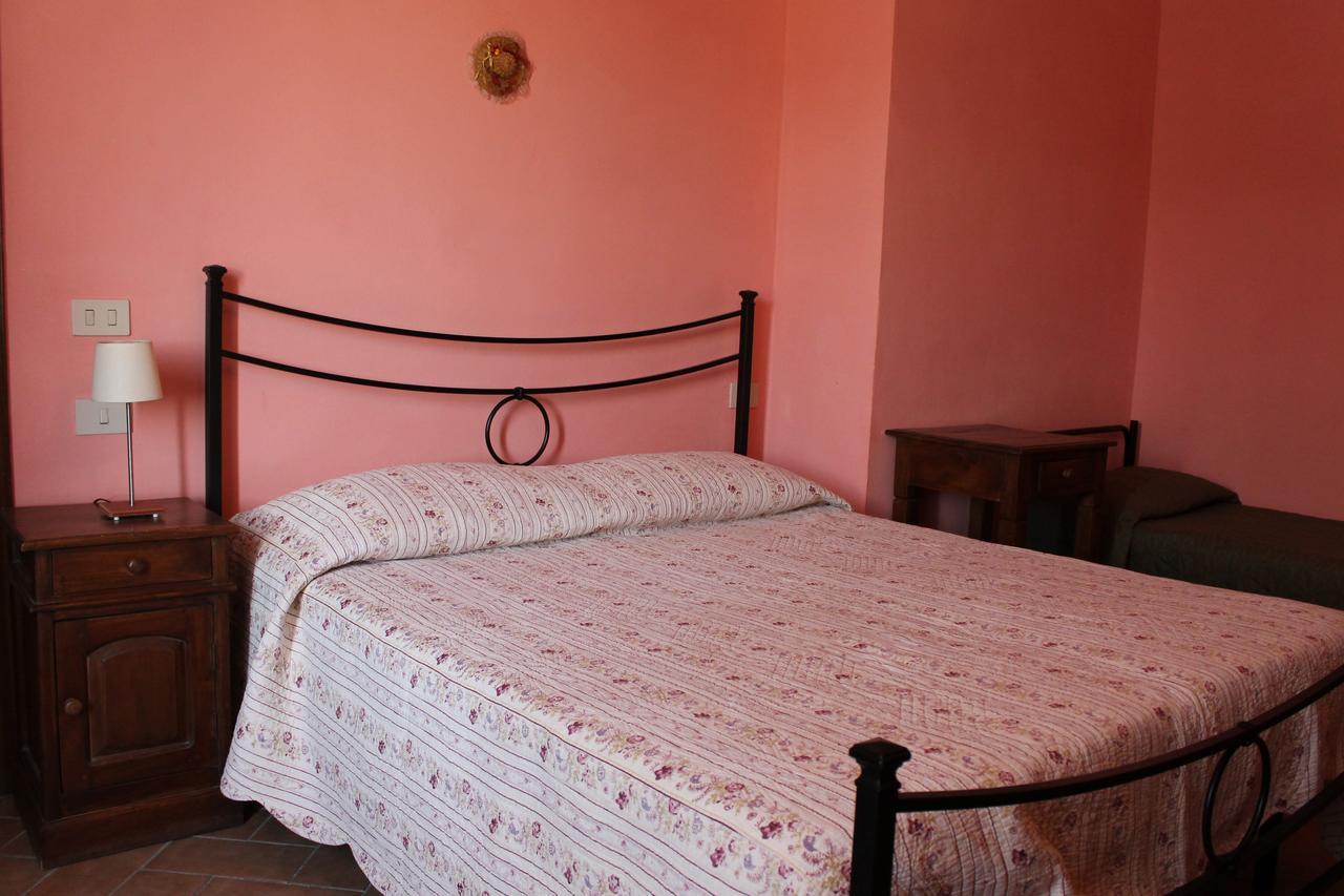 Il Casale Bed & Breakfast Поджибонси Екстериор снимка